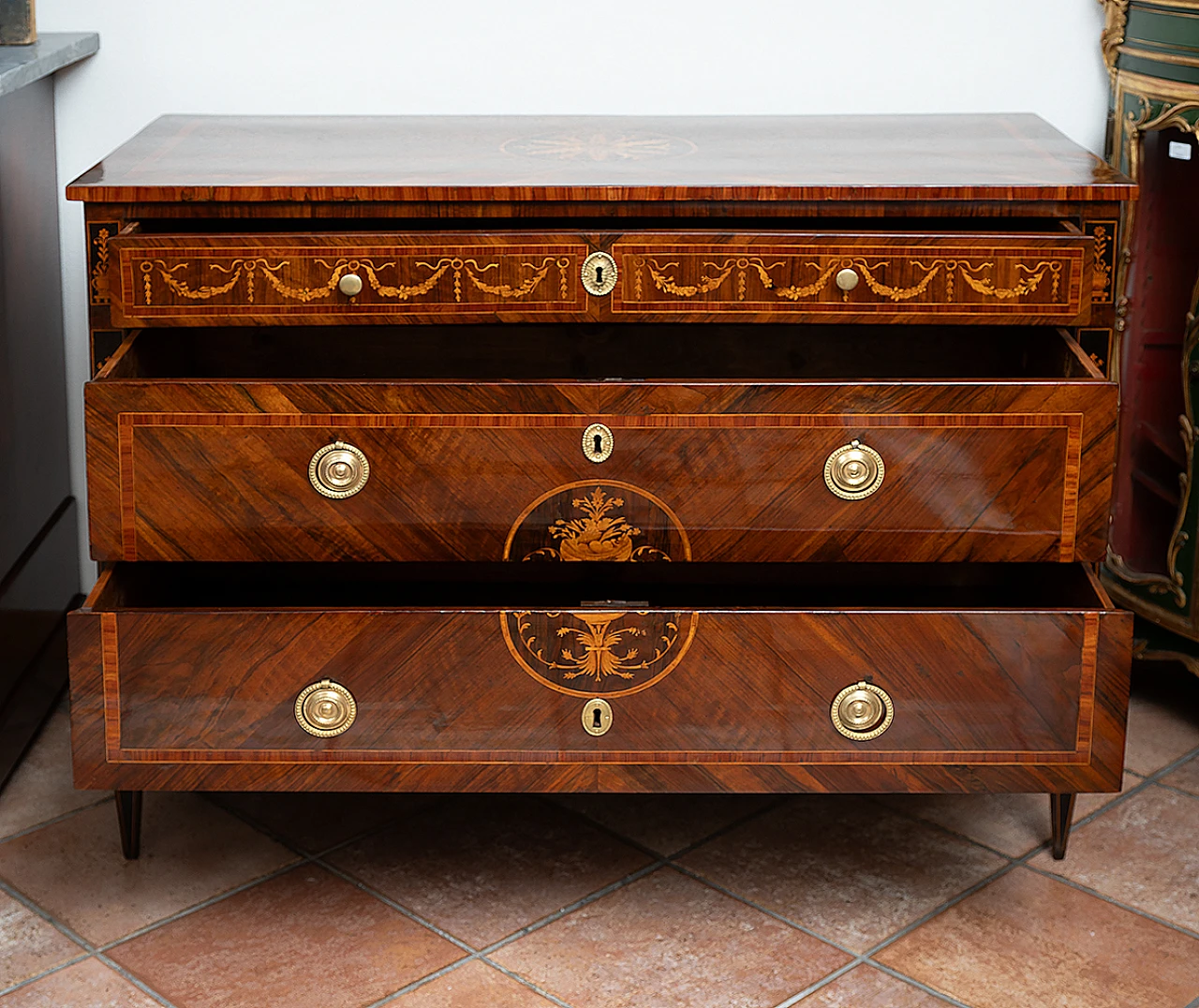 Louis XVI chest of drawers in exotic woods, 18th century 4