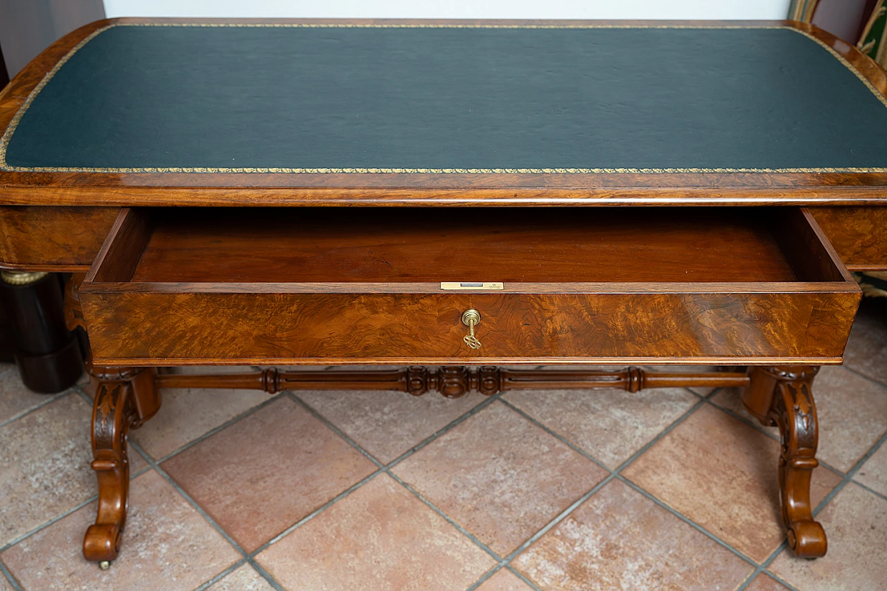 Victorian walnut-root desk with leather top, 19th century 3