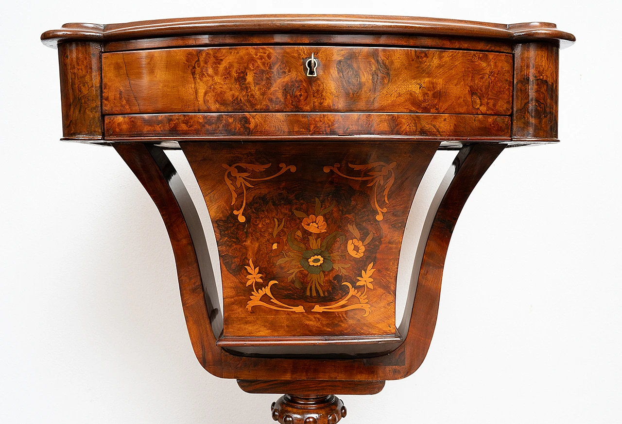 Victorian walnut-root work table, 19th century 4