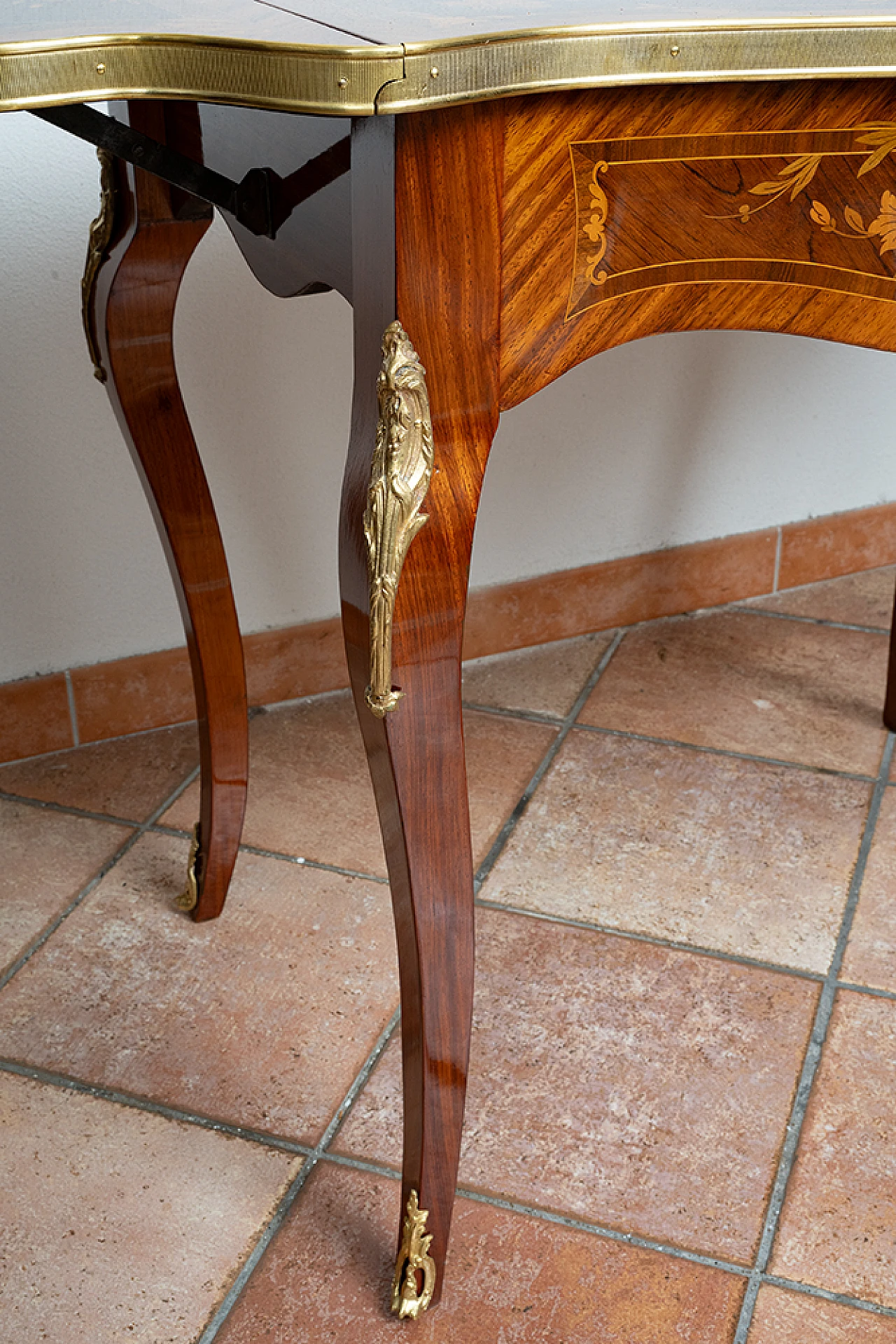 Napoleon III desk in exotic woods with bronze grafts, 19th century 4