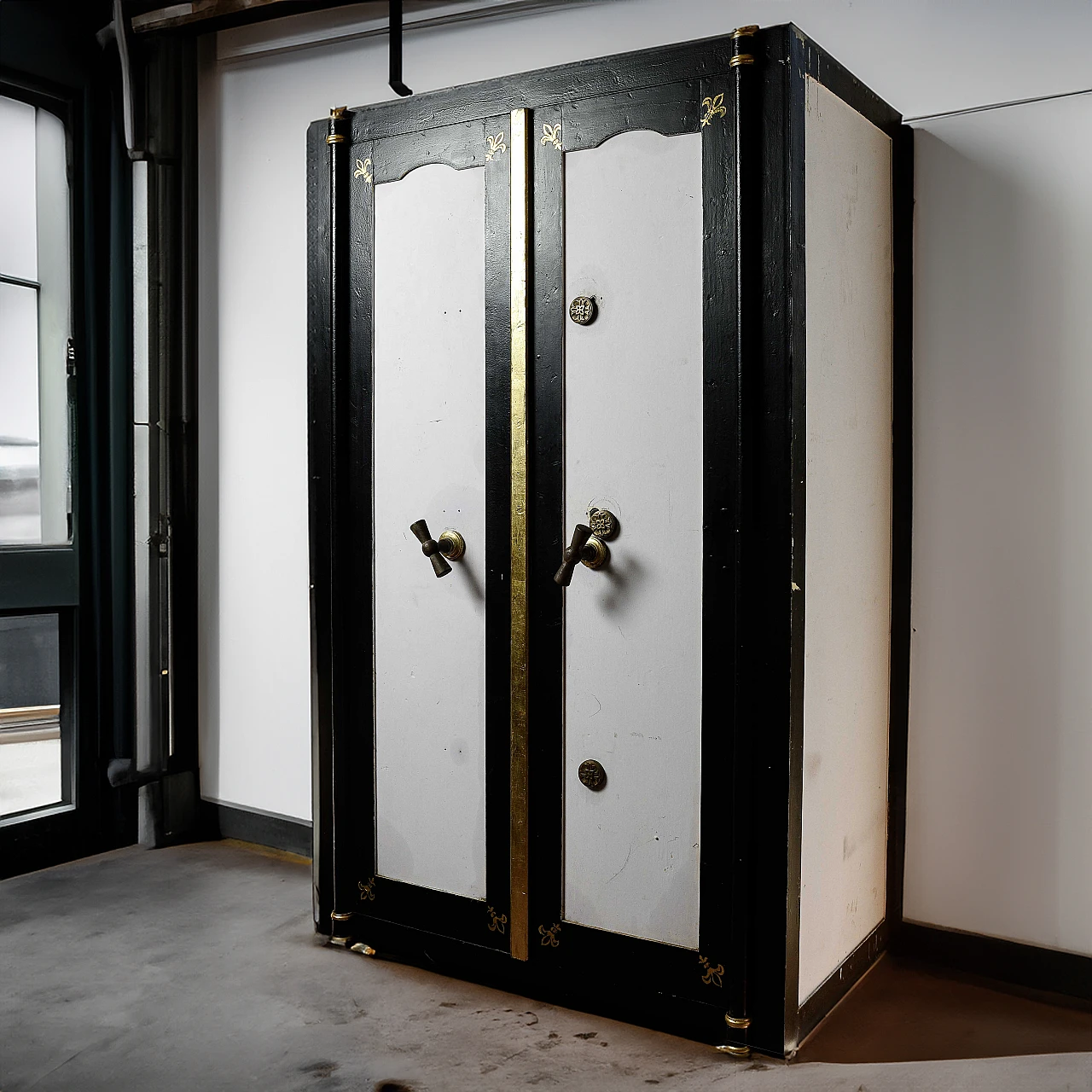 2-Doors iron floor safe with gold decorations, 19th century 1