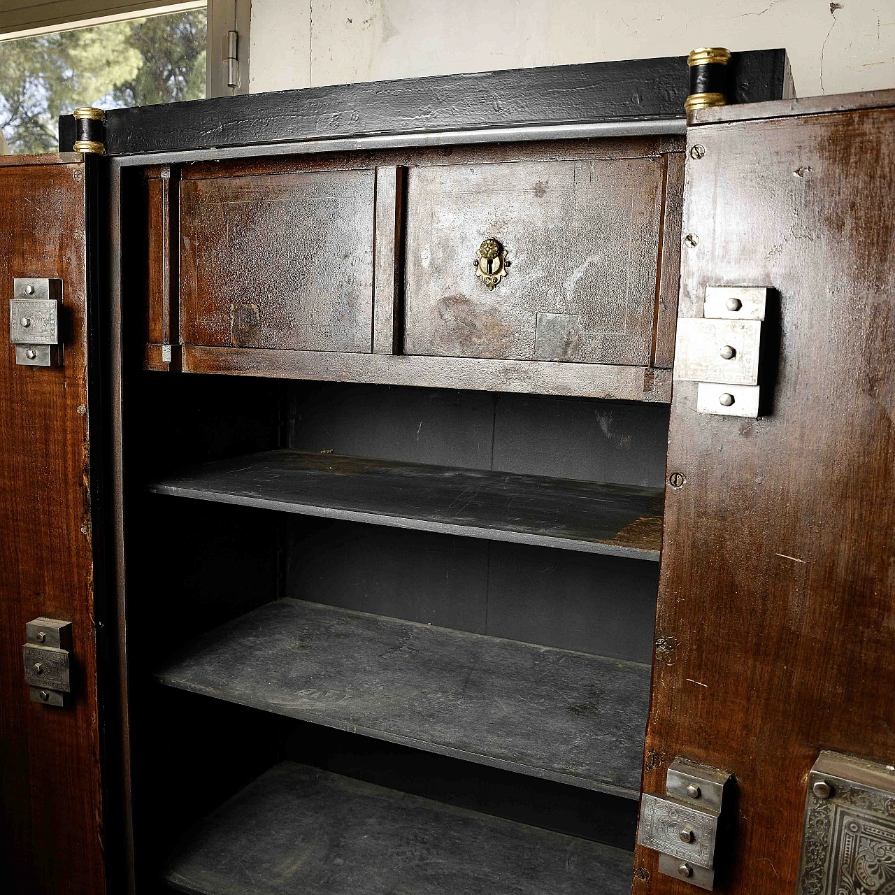 2-Doors iron floor safe with gold decorations, 19th century 4