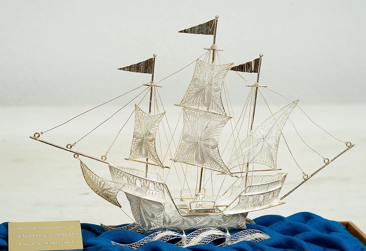 Filigreed silver sailboat, early 20th century 3