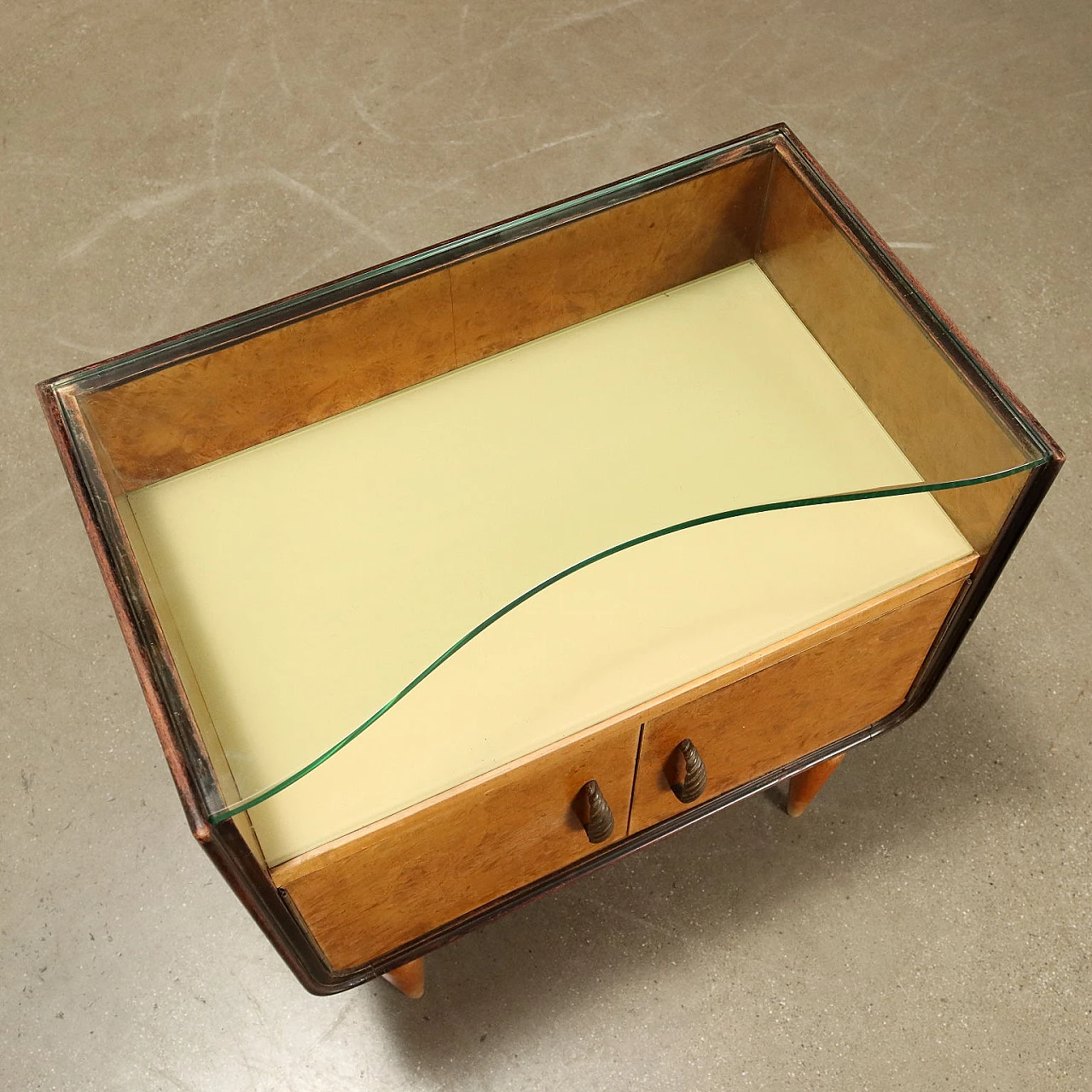 Pair of Art Deco nightstands in briarwood, brass and glass, 1940s 6