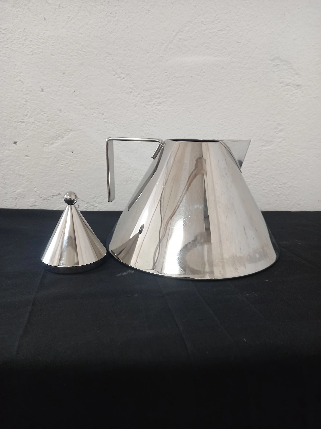 Teiera I Conici in acciaio inox di Aldo Rossi per Alessi, 1986 2