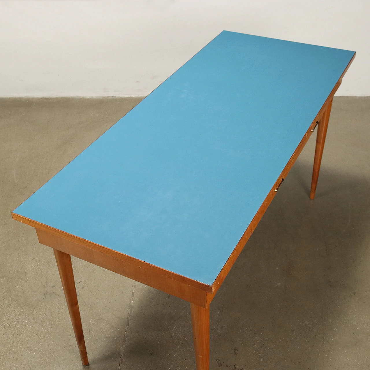 Tavolo rettangolare con piano formica blu e due cassetti, anni '60 7