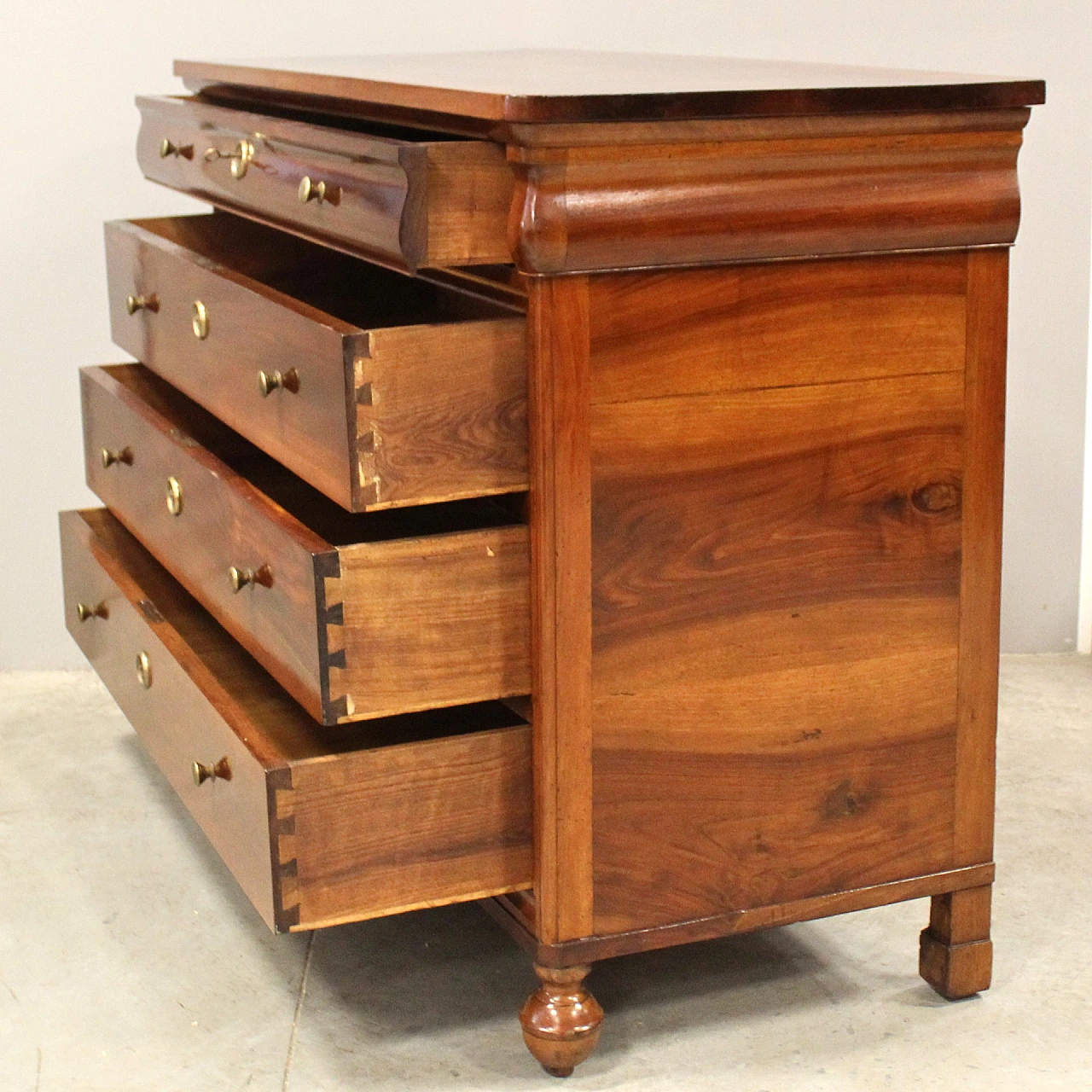 Charles X chest of drawers in solid walnut, 19th century 4