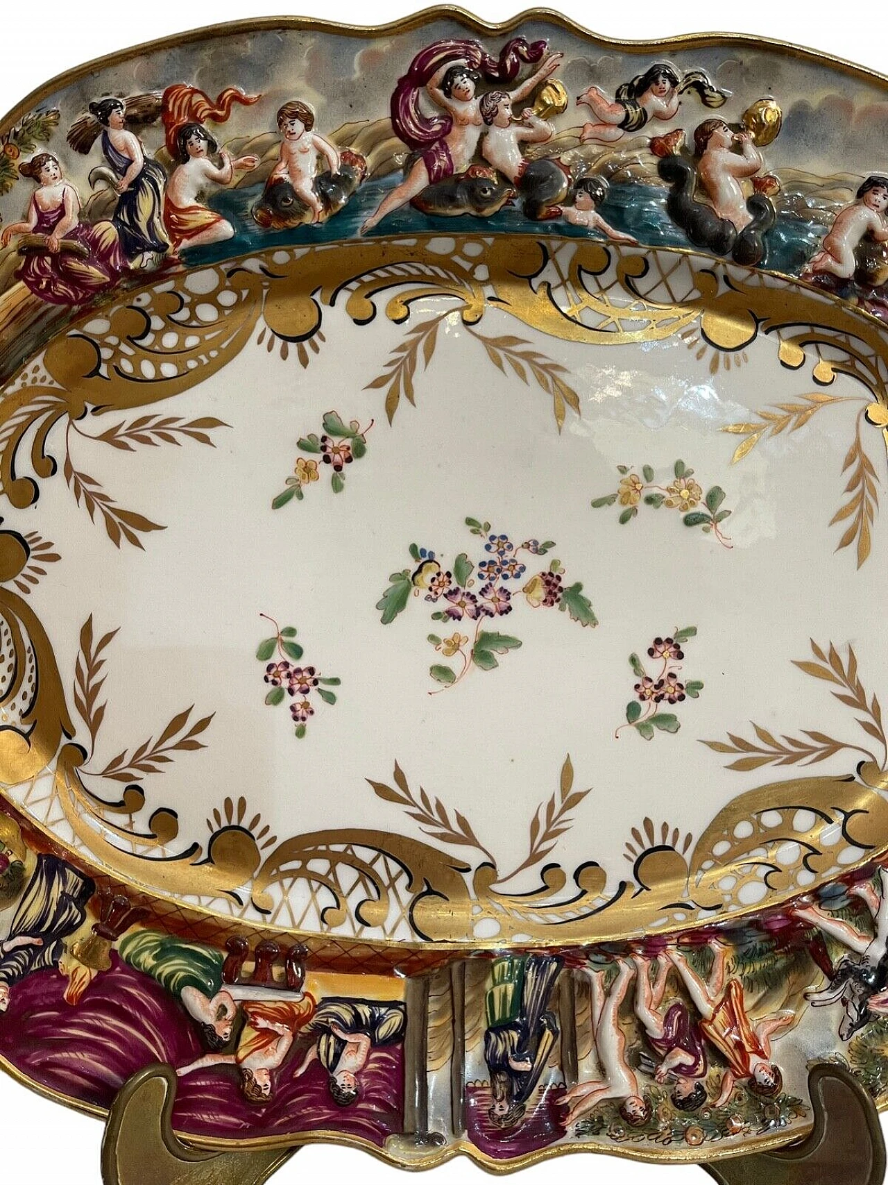 Capodimonte ceramic refined and painted plate, late 19th century 3