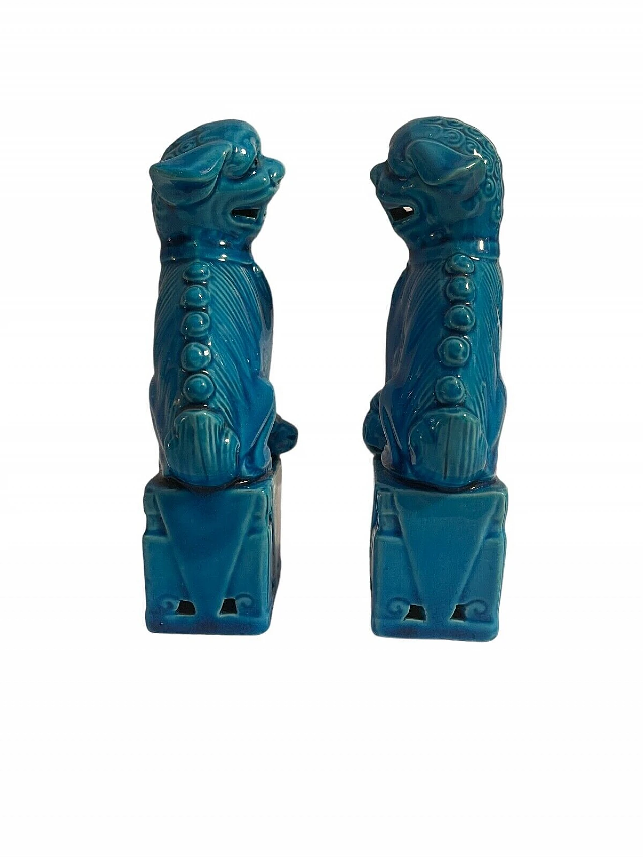 Pair of Chinese Pho dogs in blue ceramic 4