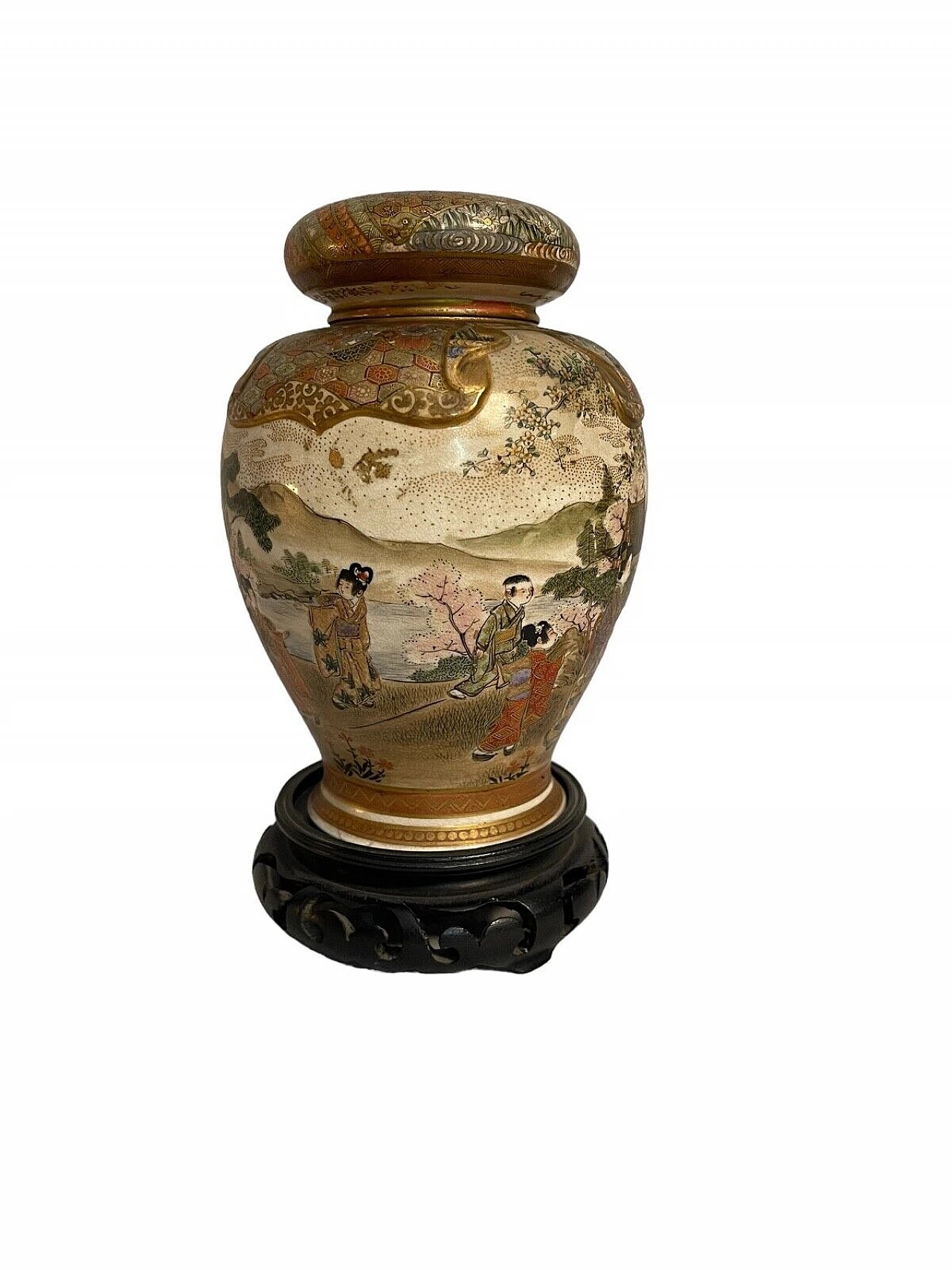 Satsuma pottery decorated vase, early 20th century 2