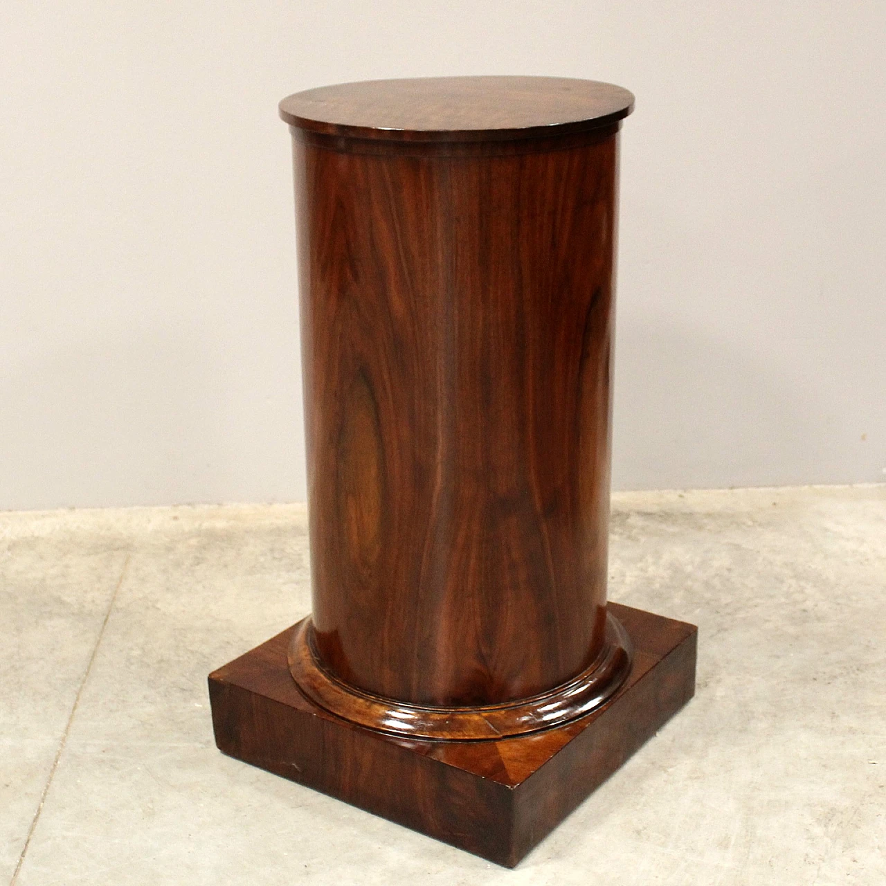 Empire walnut column bedside table, 19th century 4