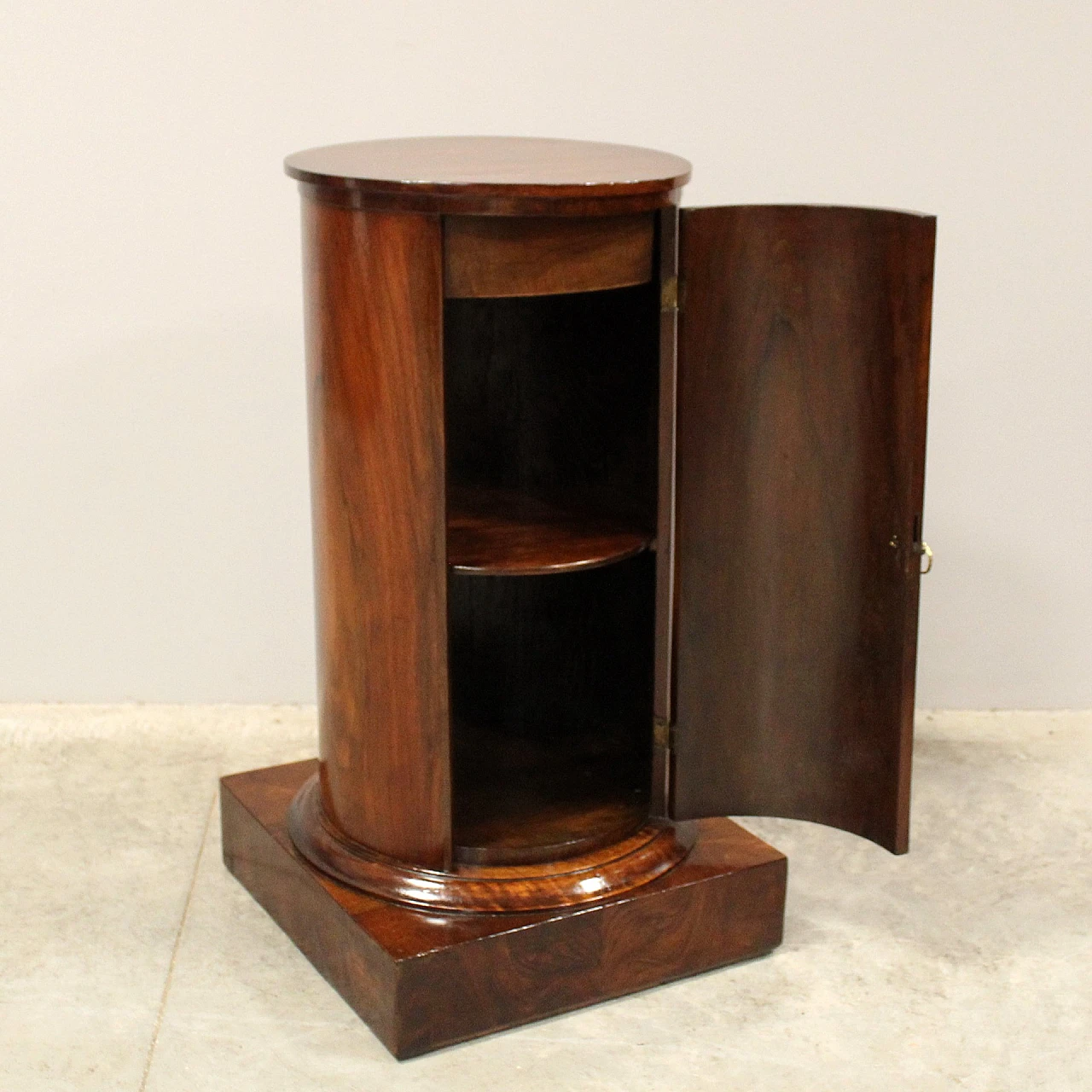 Empire walnut column bedside table, 19th century 9