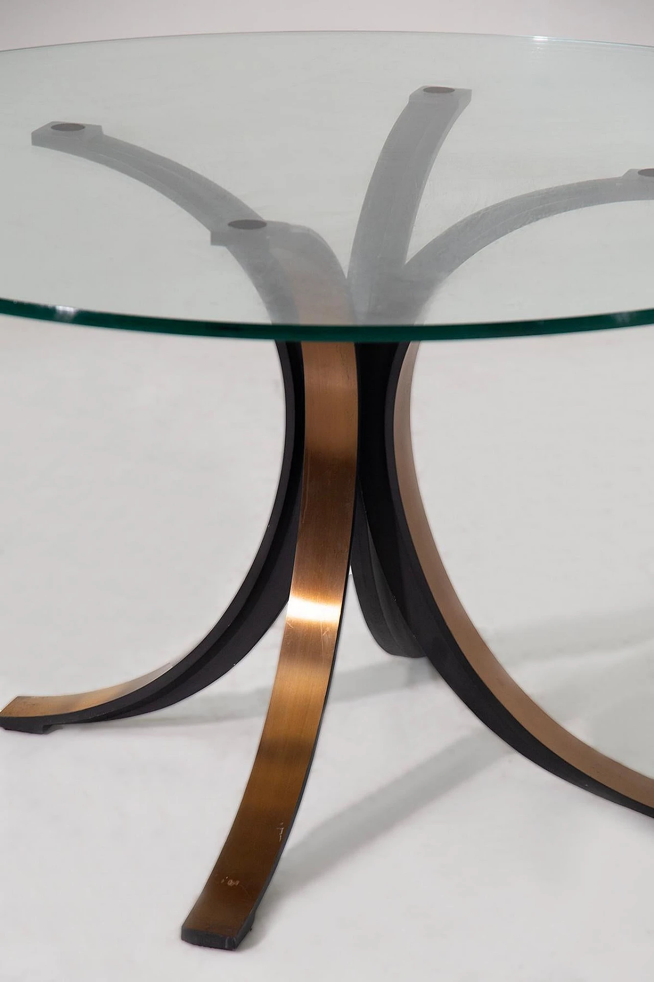 T69 table in brass & glass by O. Borsani & E. Gerli for Tecno, 1960s 3