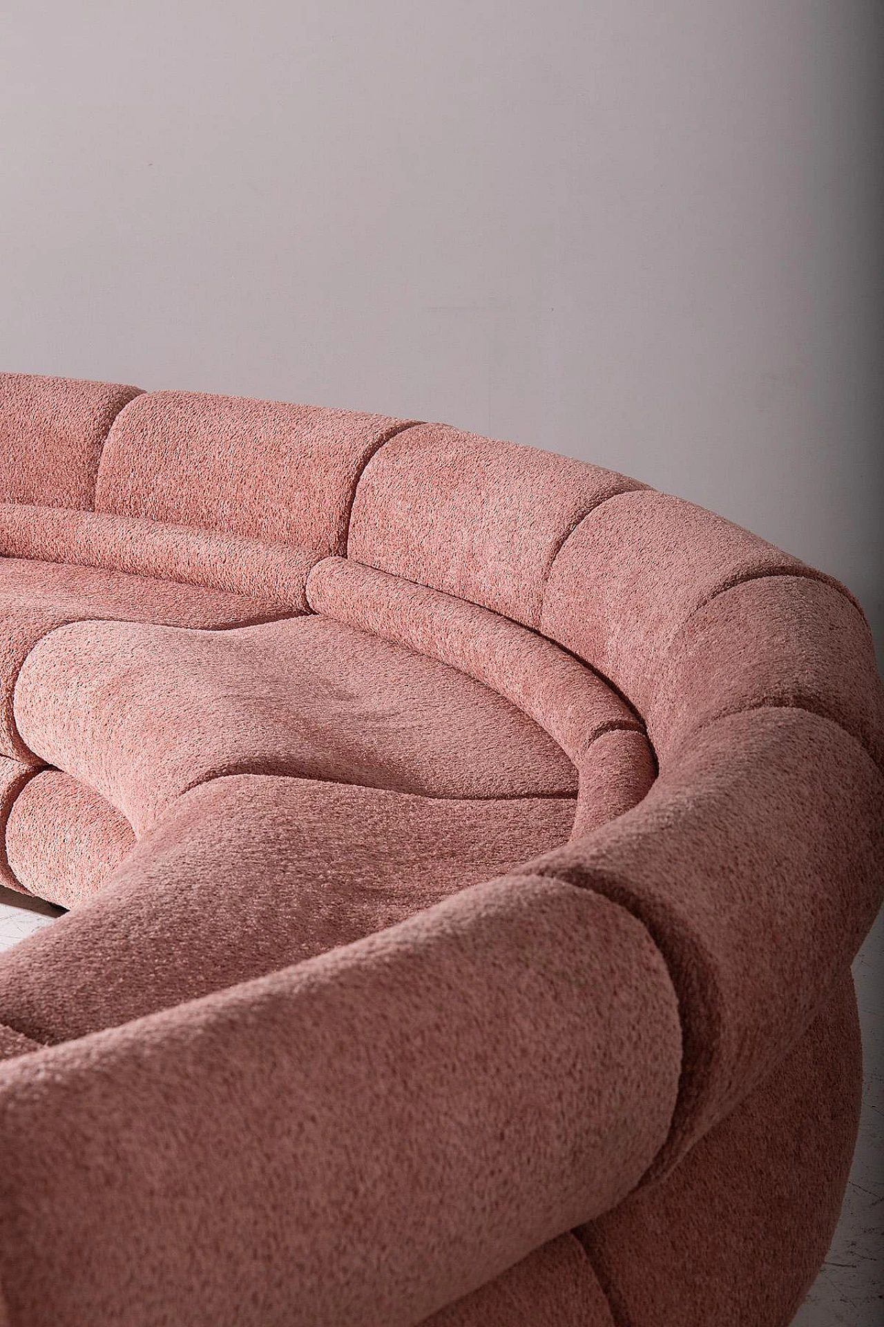 Orbita semicircular & modular sofa in pink bouclé fabric, 2024 6