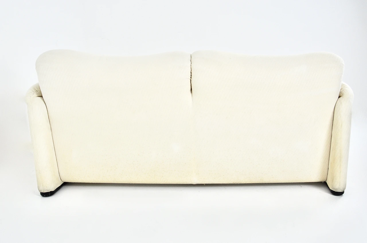 Maralunga sofa in white fabric by Vico Magistretti for Cassina, 1970s 5