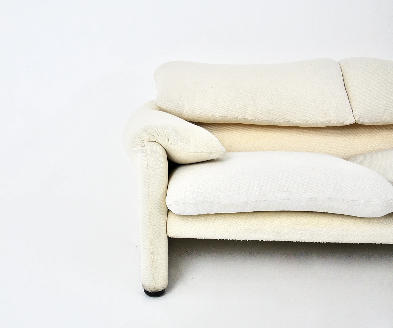 Maralunga sofa in white fabric by Vico Magistretti for Cassina, 1970s 9