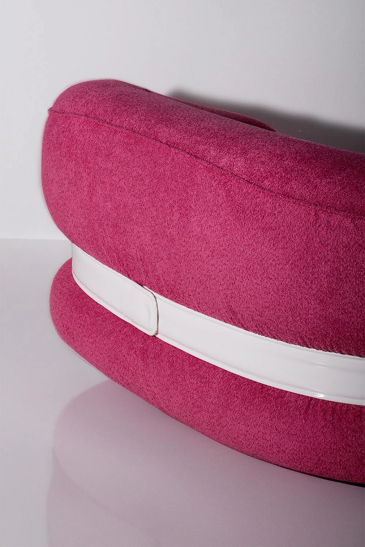 Two-seater sofa in pink bouclé by Adriano Piazzesi for Tre D, 1970s 4