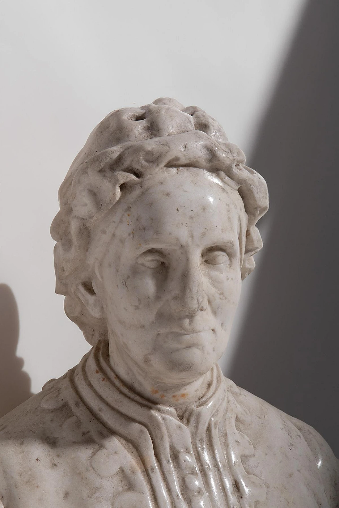 Neoclassical style bust in marble, 19th century 5