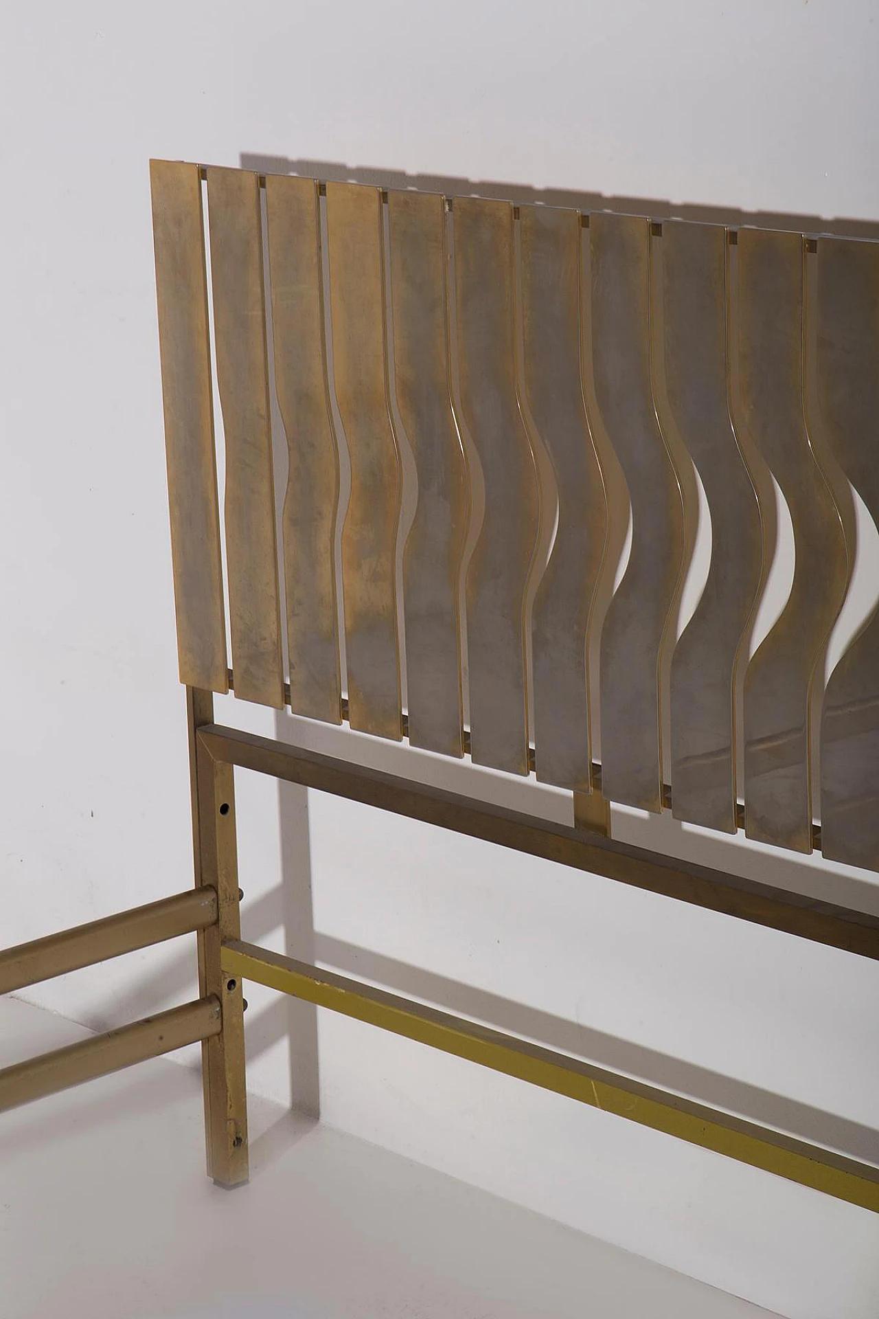 Bed frame in brass by Luciano Frigerio, 1970s 4