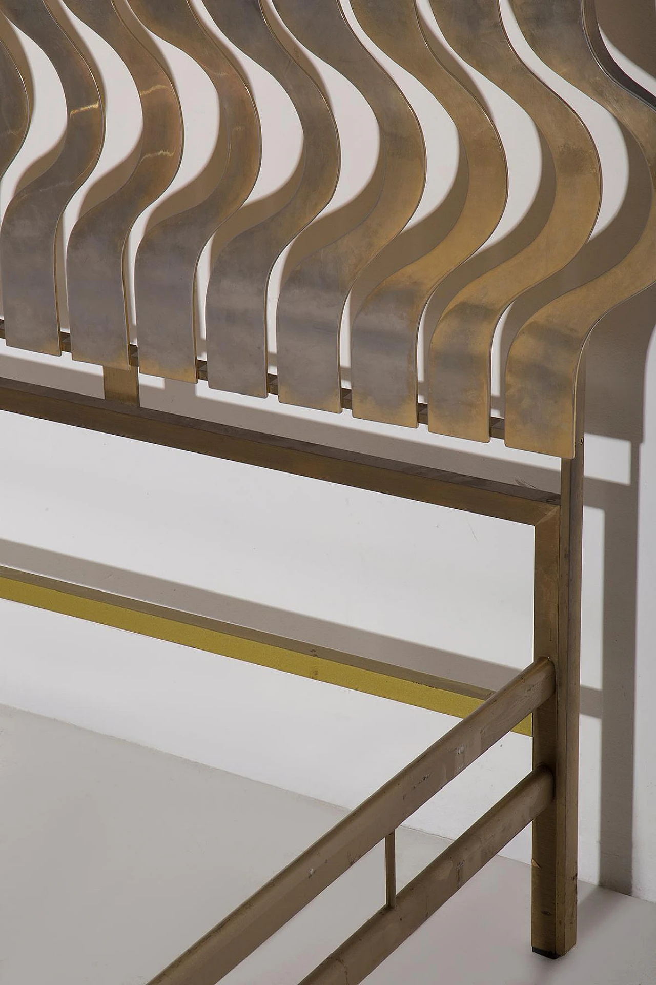 Bed frame in brass by Luciano Frigerio, 1970s 5