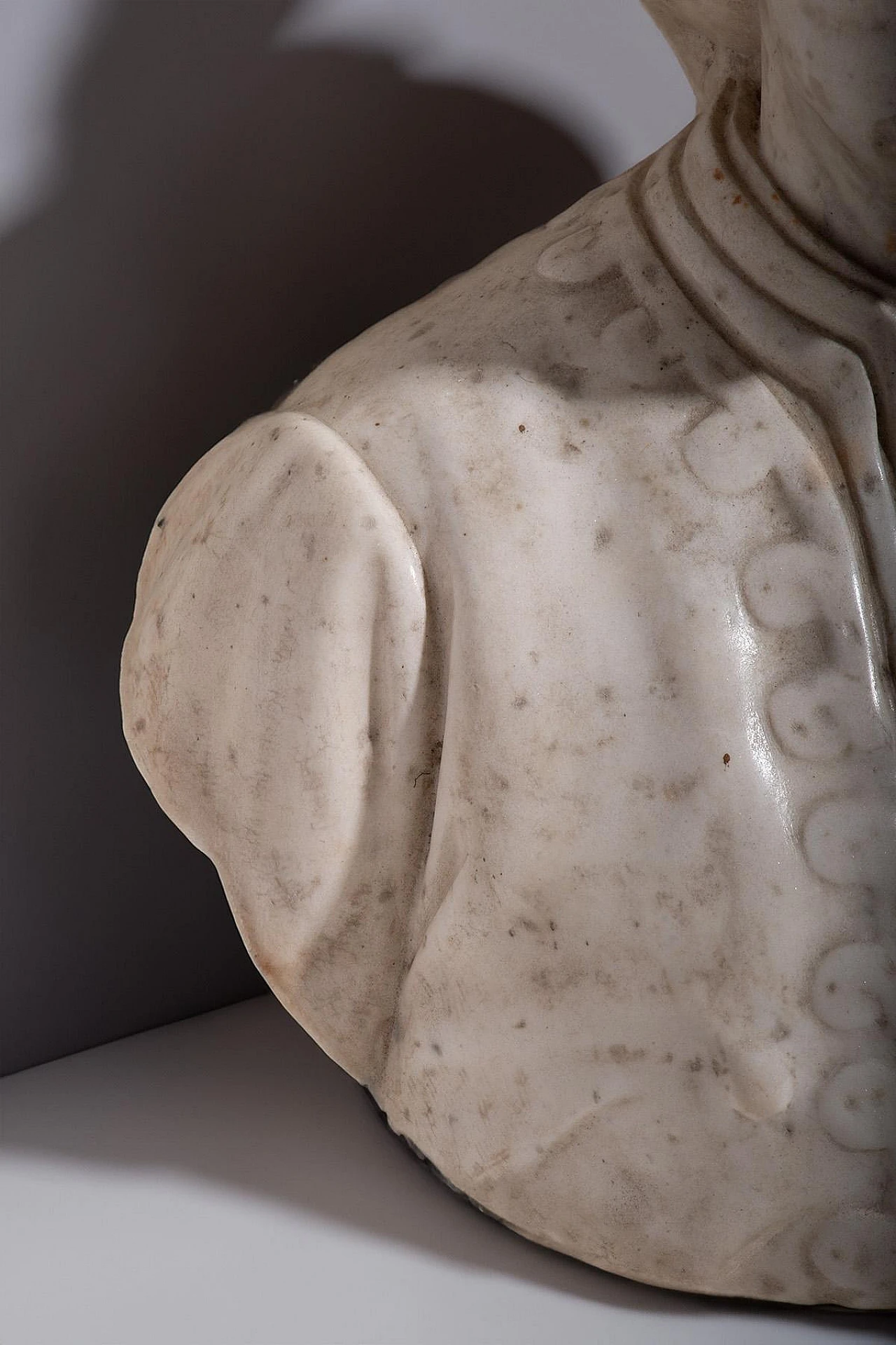 Neoclassical style bust in marble, 19th century 7