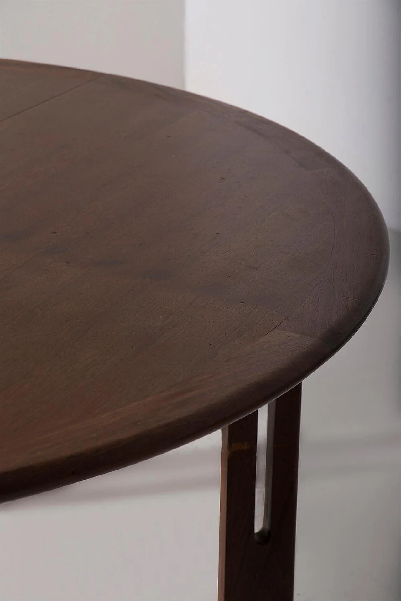 Round & extendable dining table in wood of Rossi di Albizzate, 1970s 2