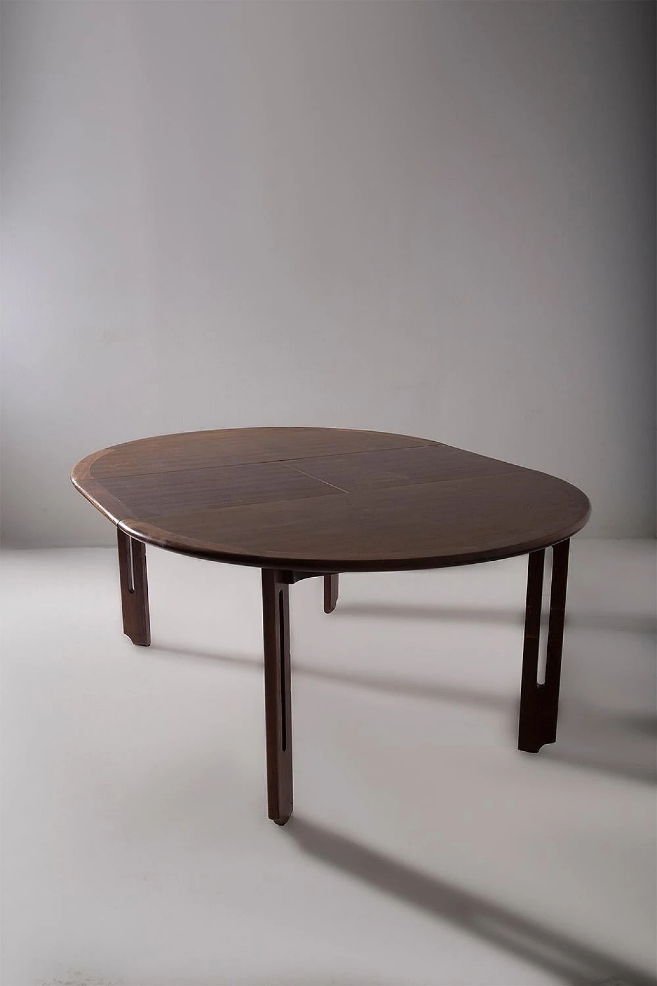 Round & extendable dining table in wood of Rossi di Albizzate, 1970s 3