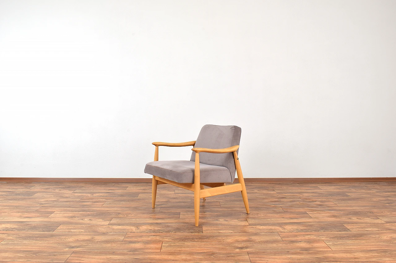 Pair of armchairs by Kędziorek for Gościcińskie Fabryki Mebli, 1960s 6