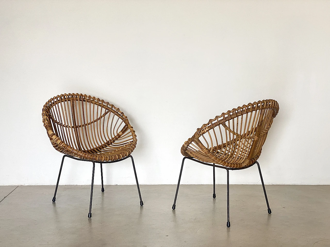 Pair of reed and wicker armchairs, 1970s 7