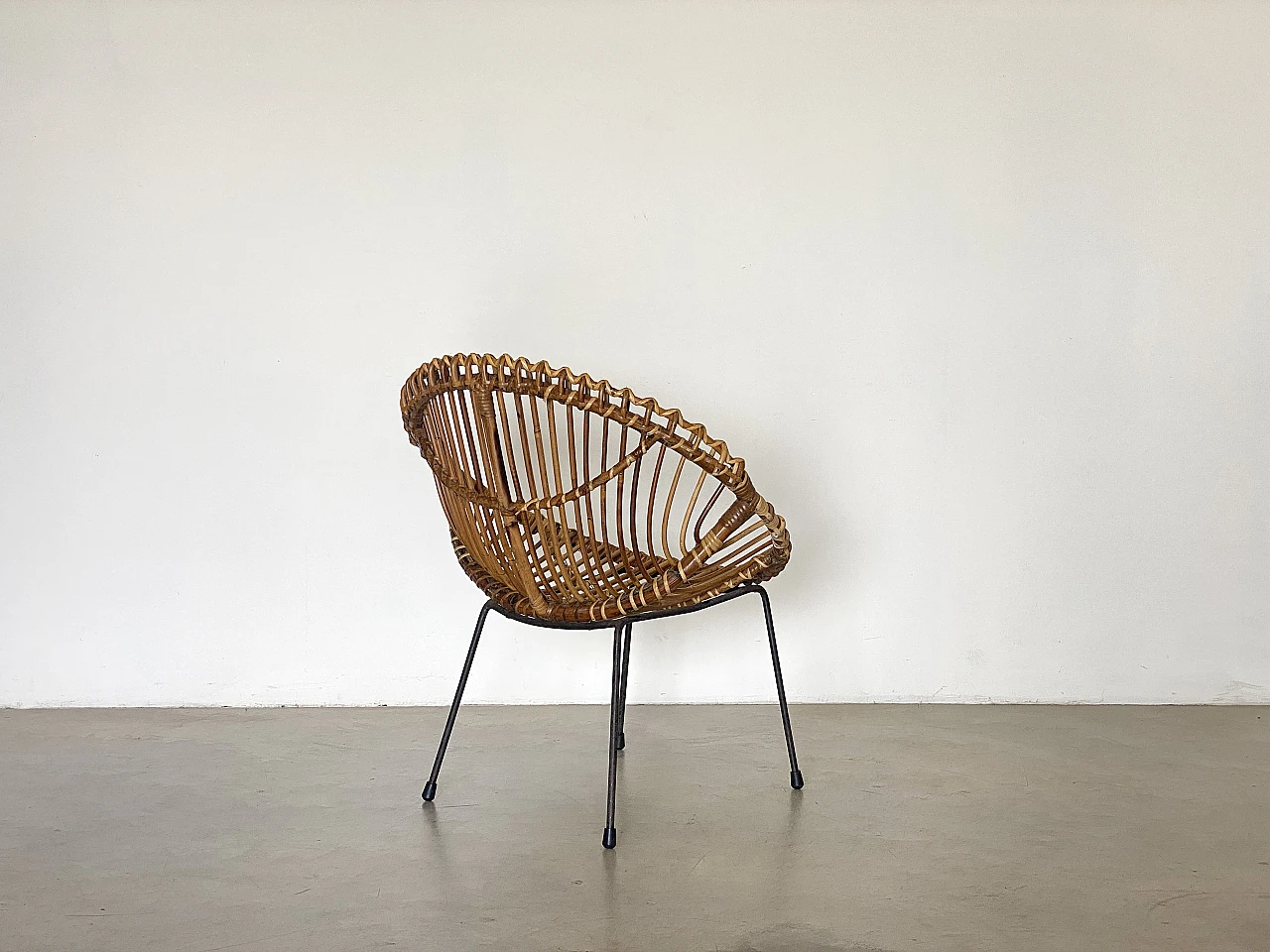 Pair of reed and wicker armchairs, 1970s 11