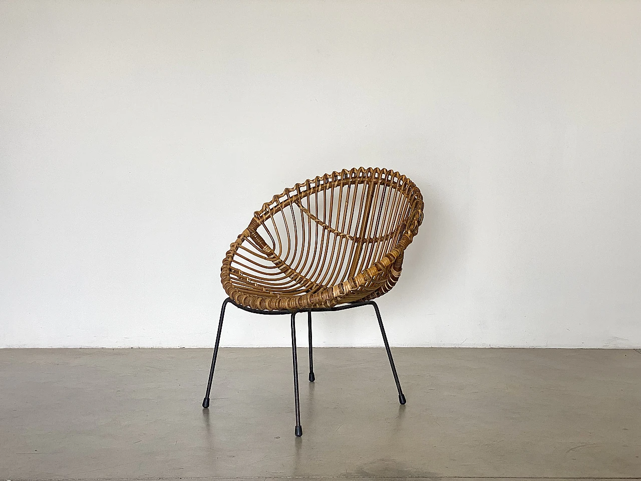 Pair of reed and wicker armchairs, 1970s 20