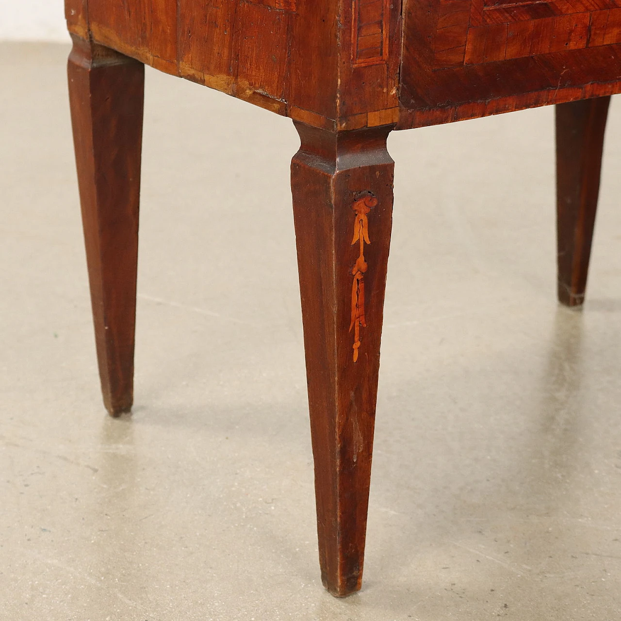 Walnut bedside table with truncated-pyramidal legs, 18th century 7