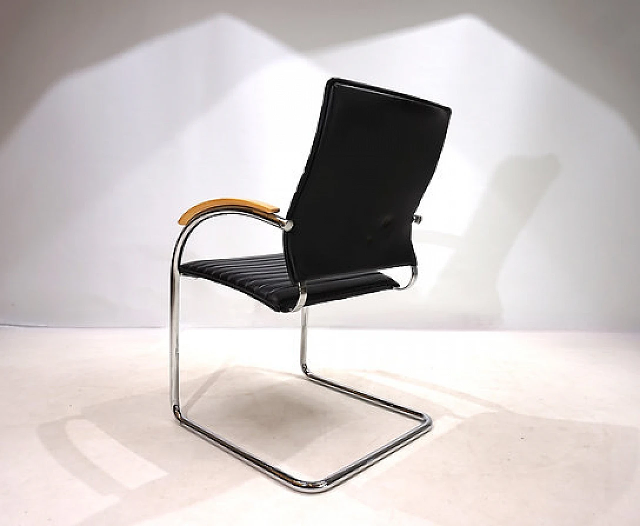 Sedia S74 in pelle e metallo di Josef Gorcica per Thonet, anni '90 9