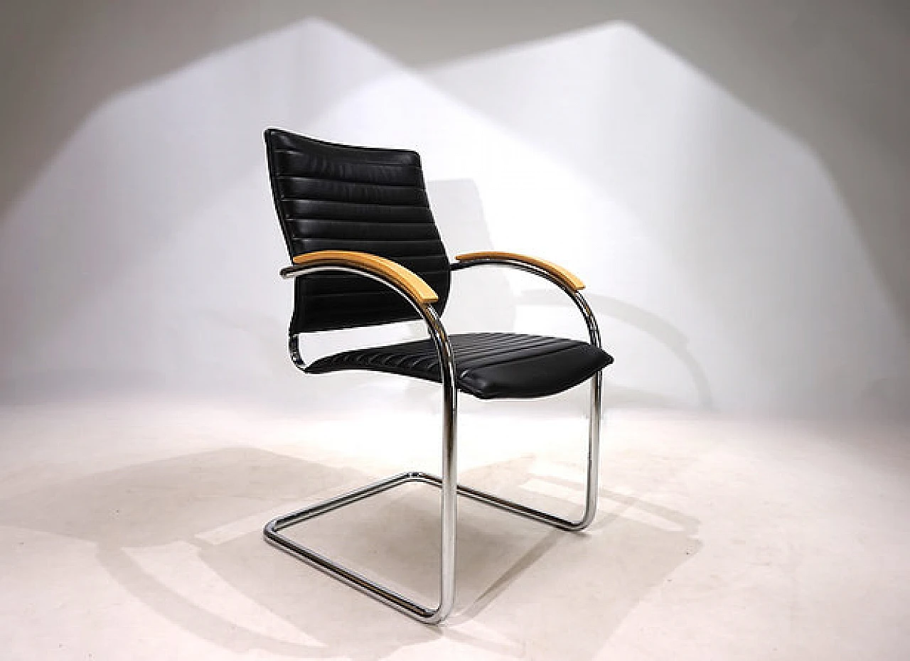 Sedia S74 in pelle e metallo di Josef Gorcica per Thonet, anni '90 14