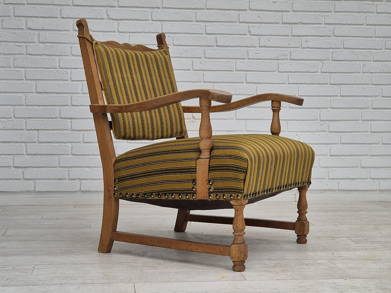 Danish armchair in green wool and solid oak, 1960s 1