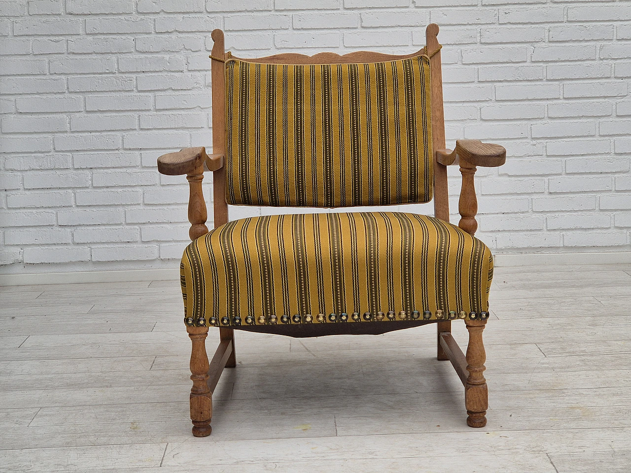 Danish armchair in green wool and solid oak, 1960s 2