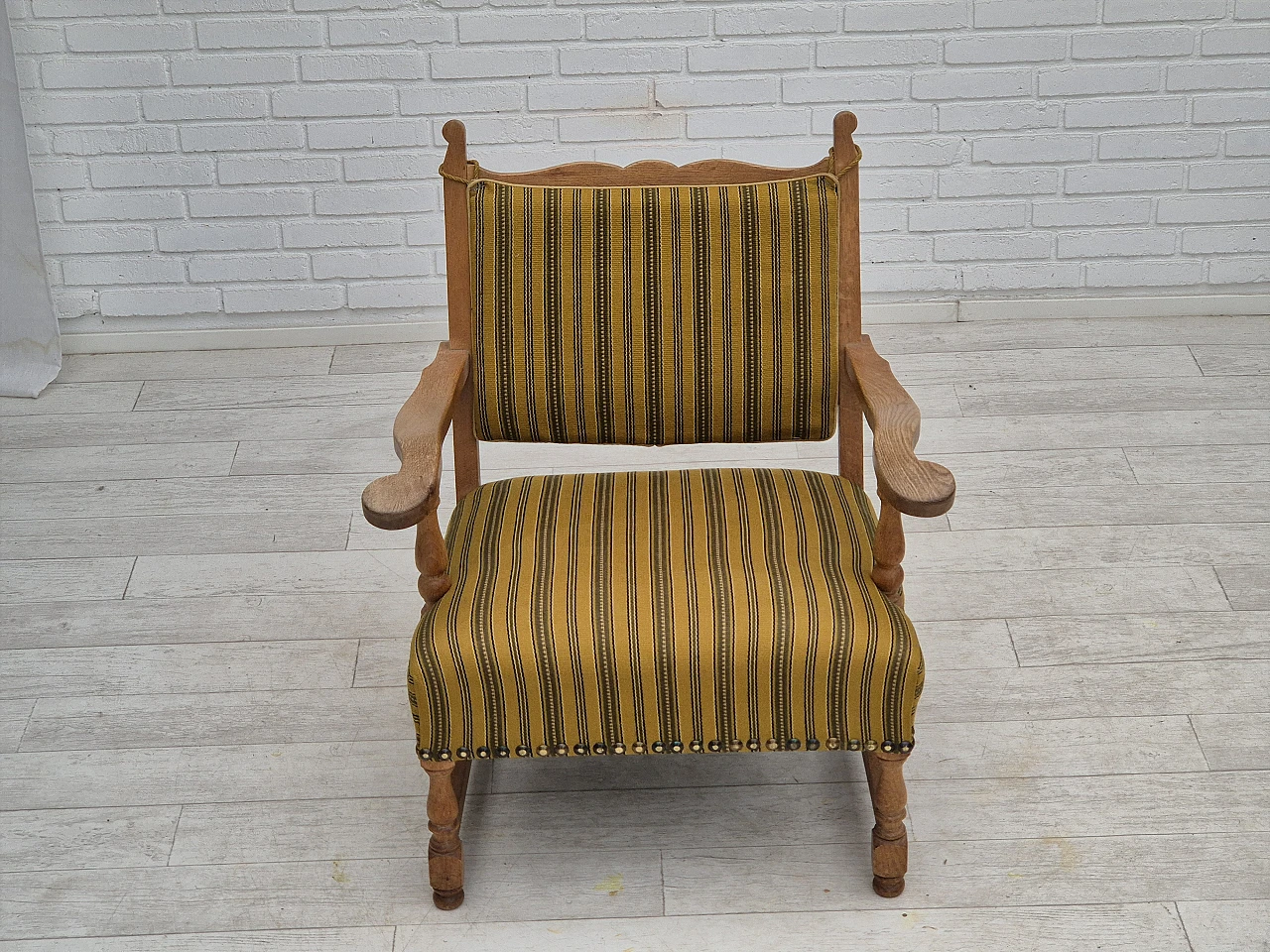 Danish armchair in green wool and solid oak, 1960s 3