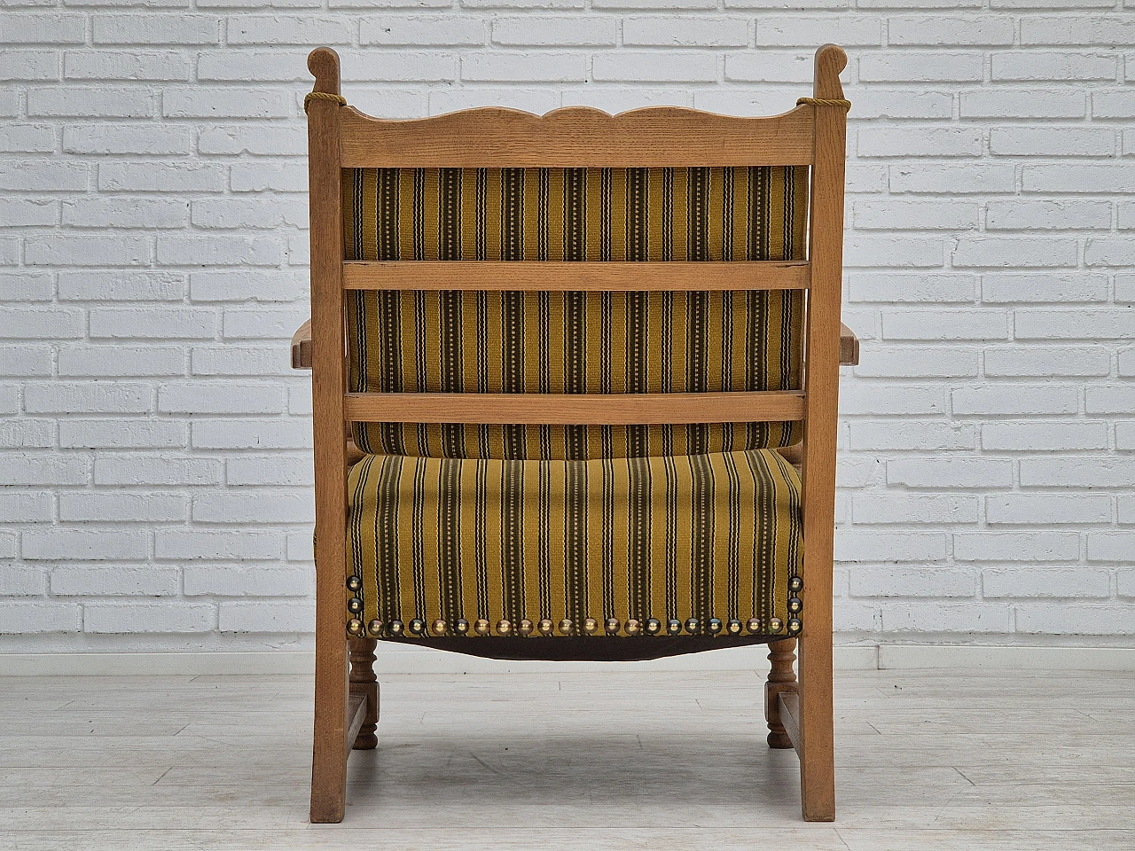 Danish armchair in green wool and solid oak, 1960s 7