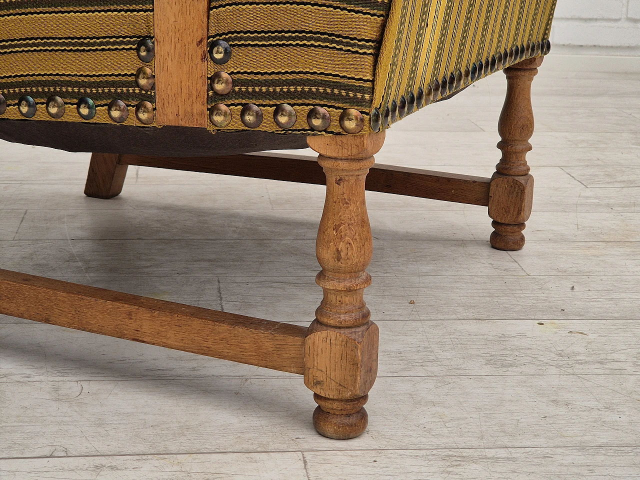 Danish armchair in green wool and solid oak, 1960s 9