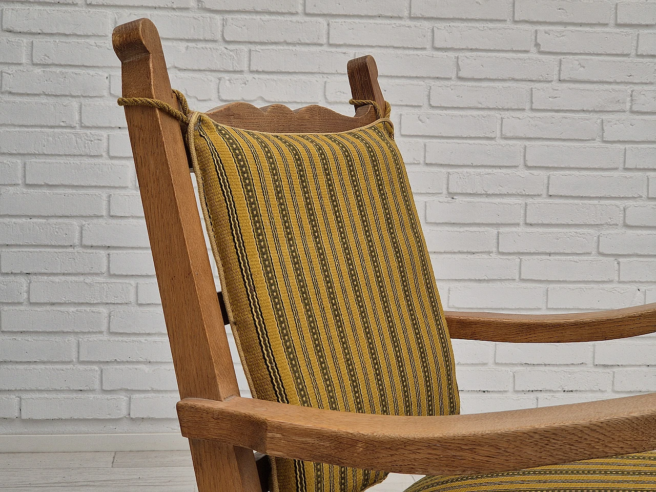 Danish armchair in green wool and solid oak, 1960s 10