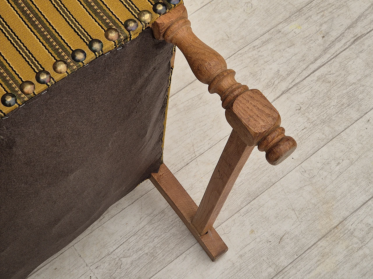 Danish armchair in green wool and solid oak, 1960s 18