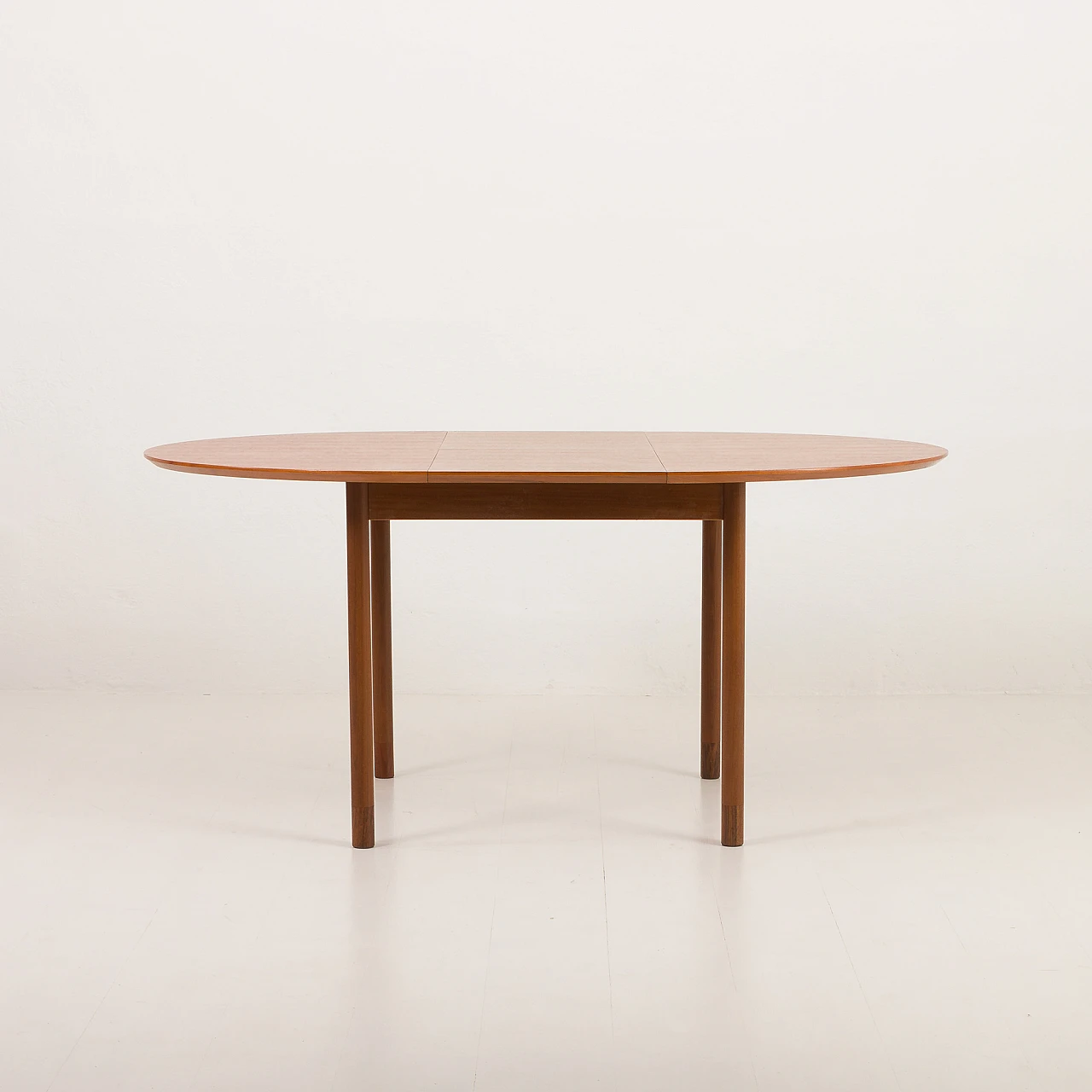 Danish round extendable table in teak, 1960s 4