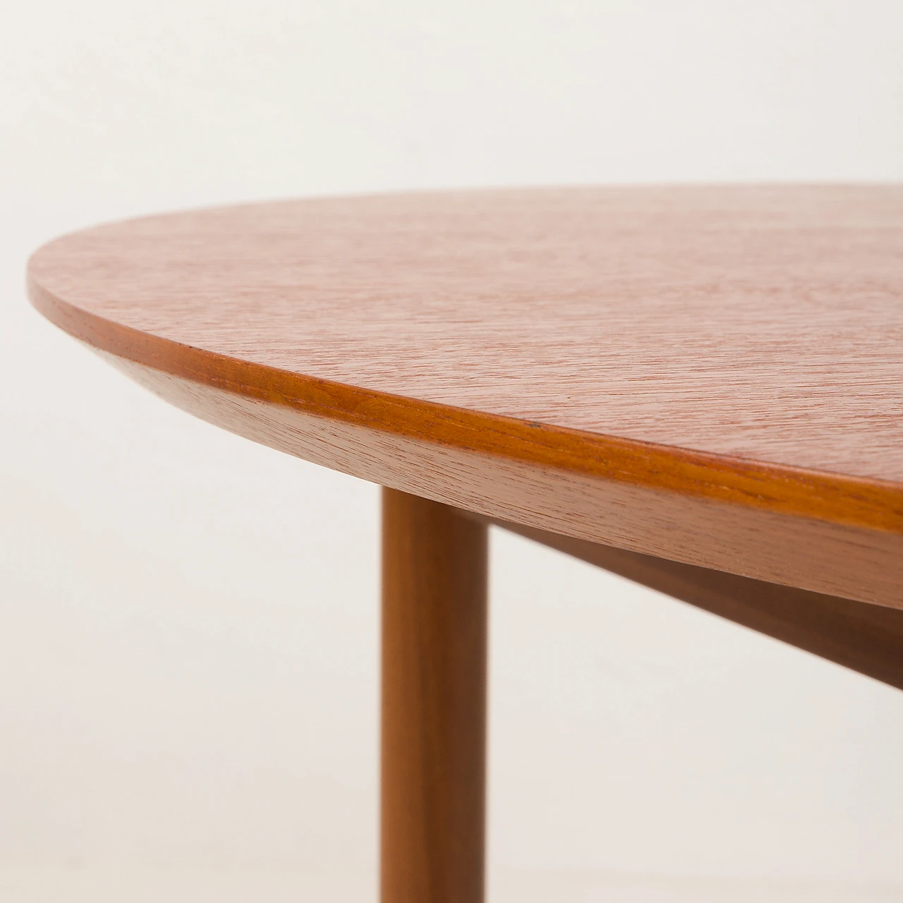 Danish round extendable table in teak, 1960s 14