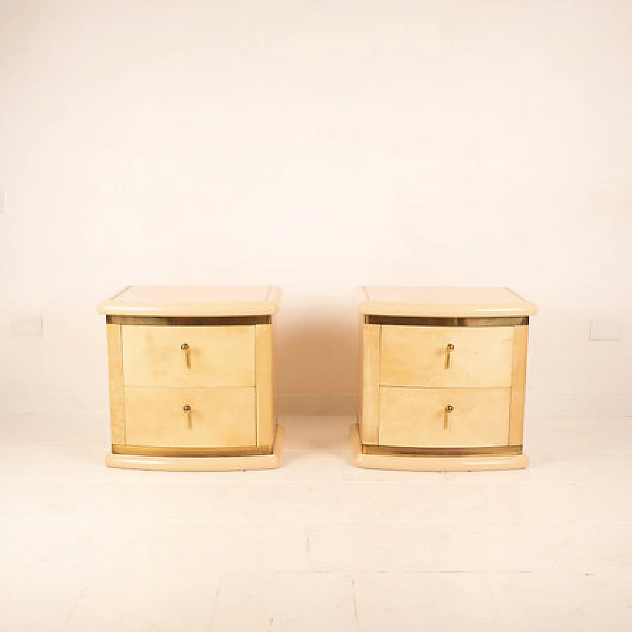 Pair of parchment bedside tables by Luciano Frigerio, 1970s 4