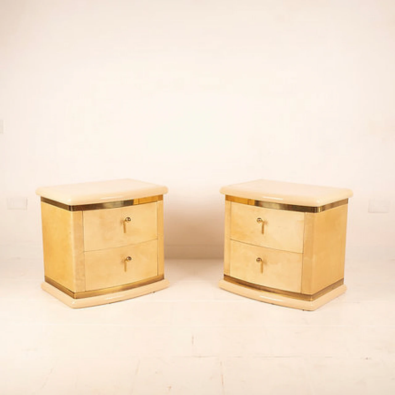 Pair of parchment bedside tables by Luciano Frigerio, 1970s 6