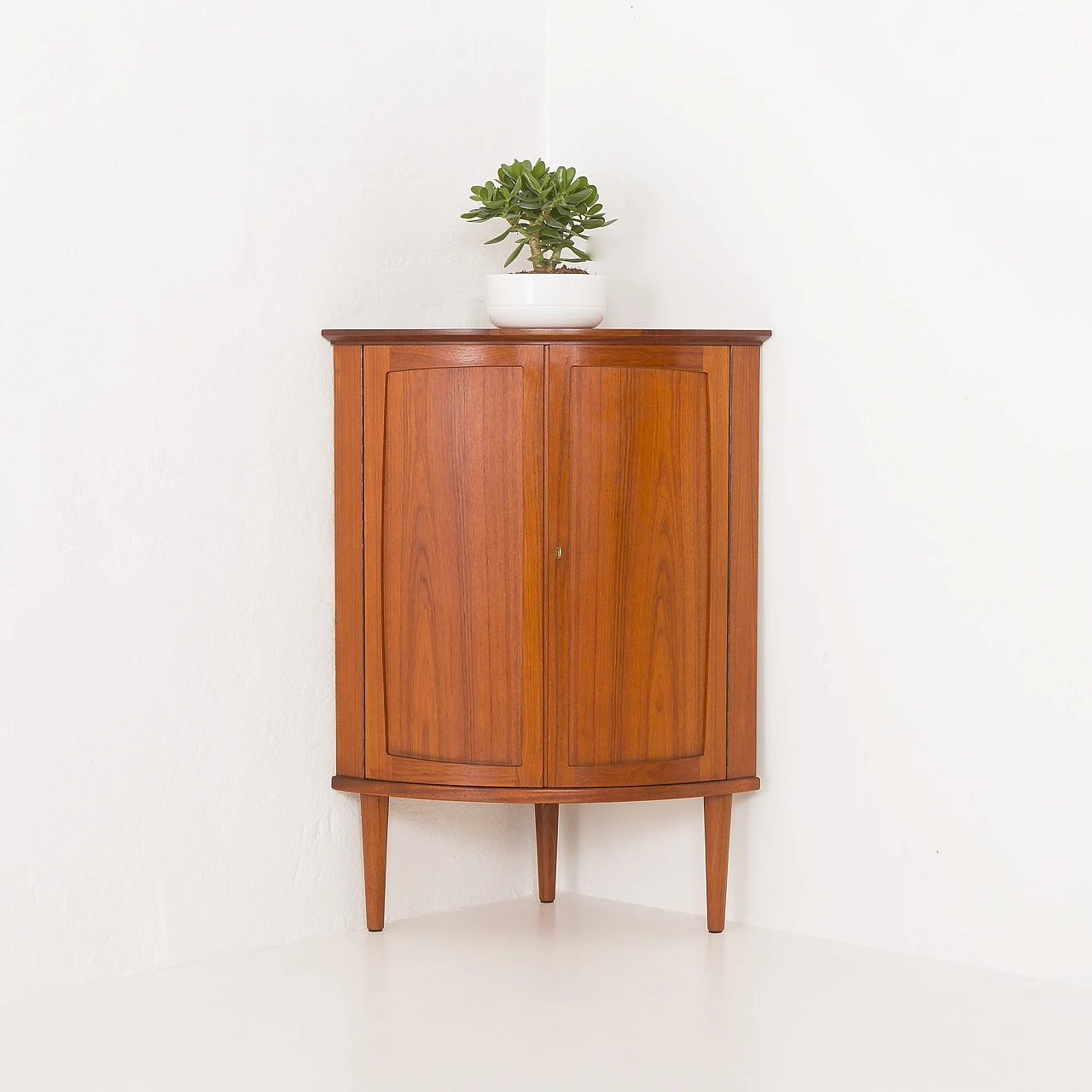 Danish corner cabinet in teak Gudme Mobelfabrik, 1960s 1