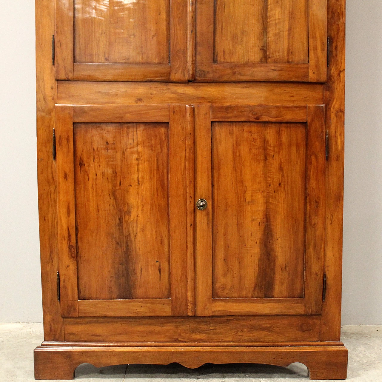 Corner wardrobe in solid cherry wood, 19th century 2