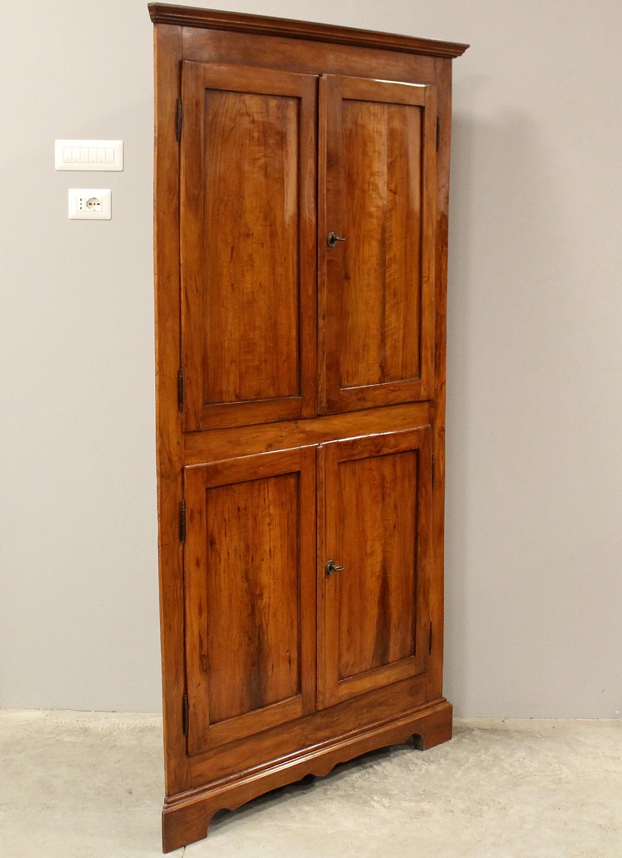 Corner wardrobe in solid cherry wood, 19th century 5