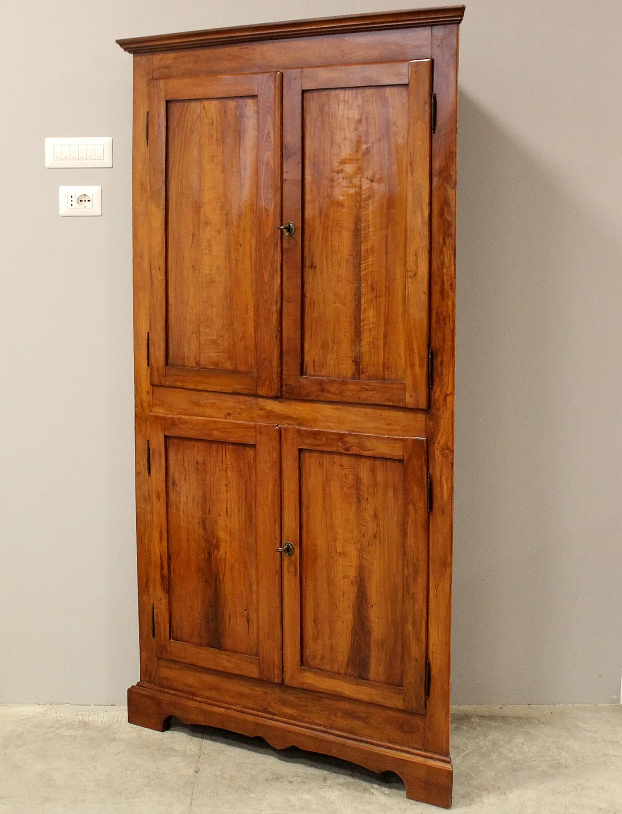 Corner wardrobe in solid cherry wood, 19th century 6