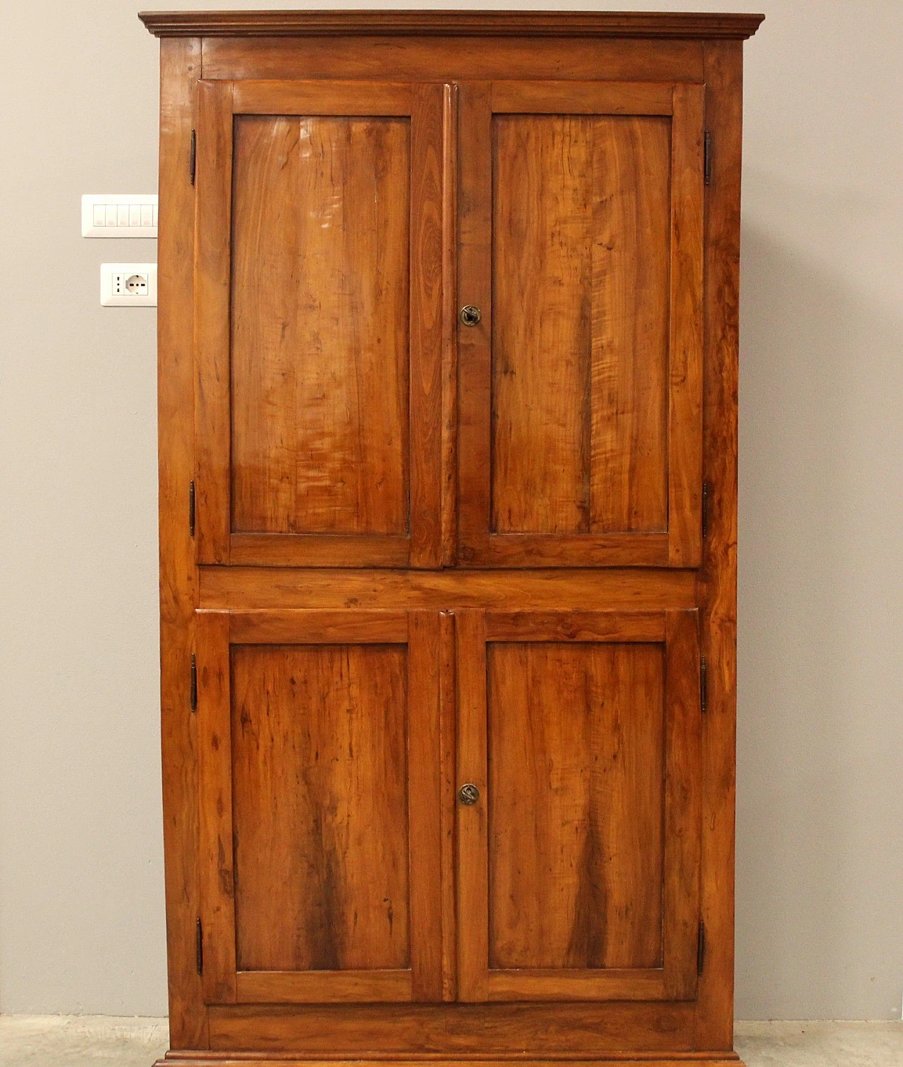 Corner wardrobe in solid cherry wood, 19th century 11